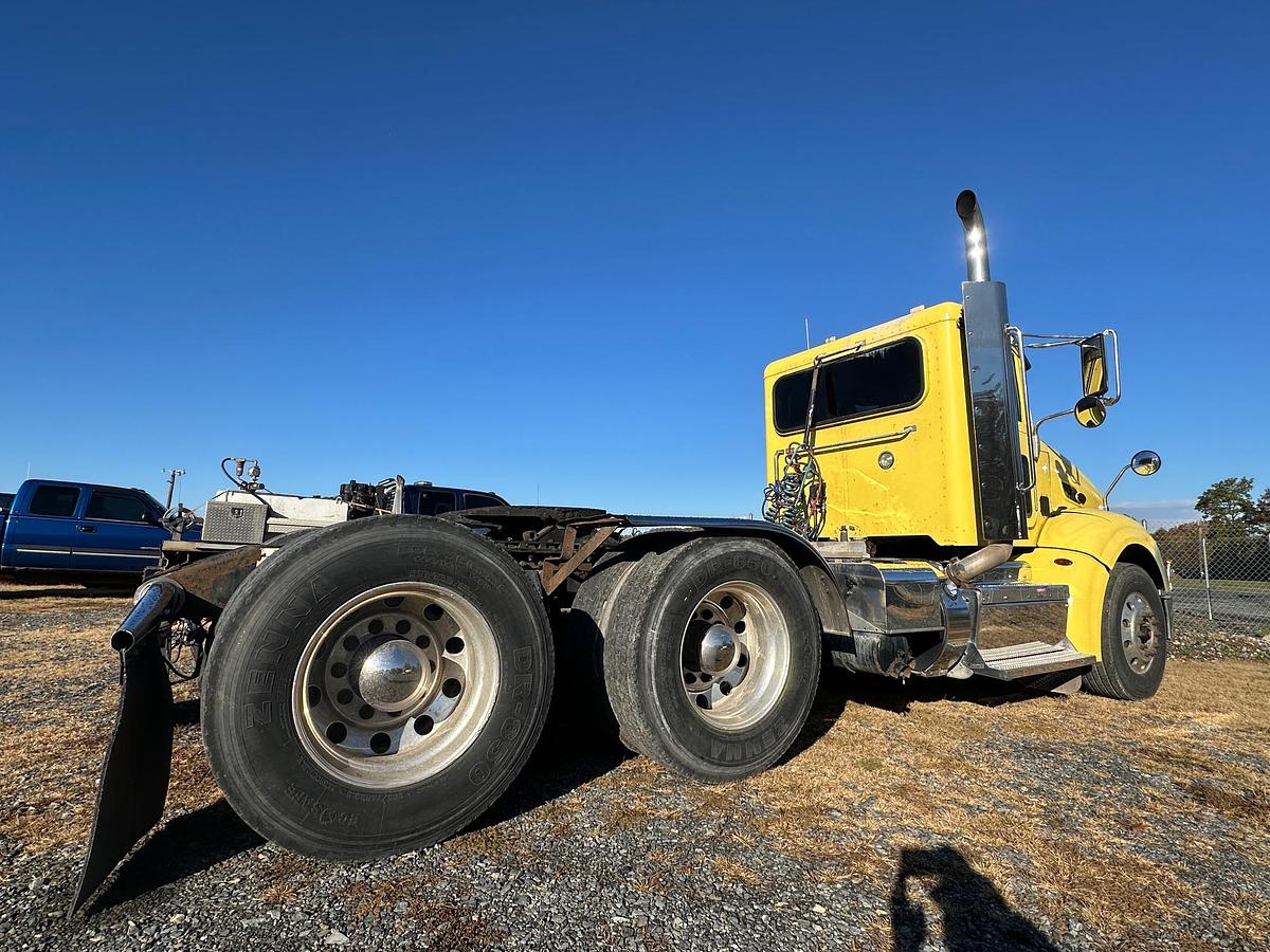 Used 2013 PETERBILT 384