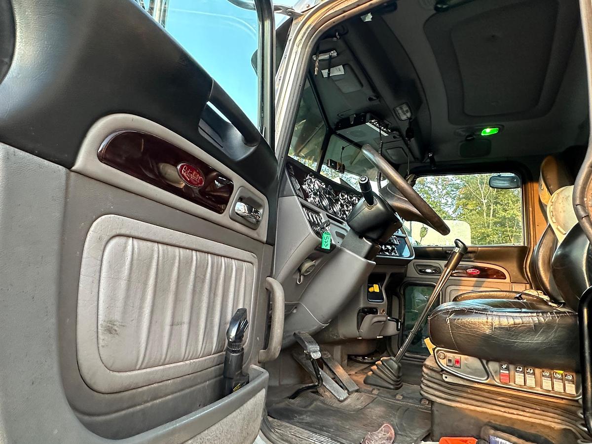 Used 2019 PETERBILT 389L