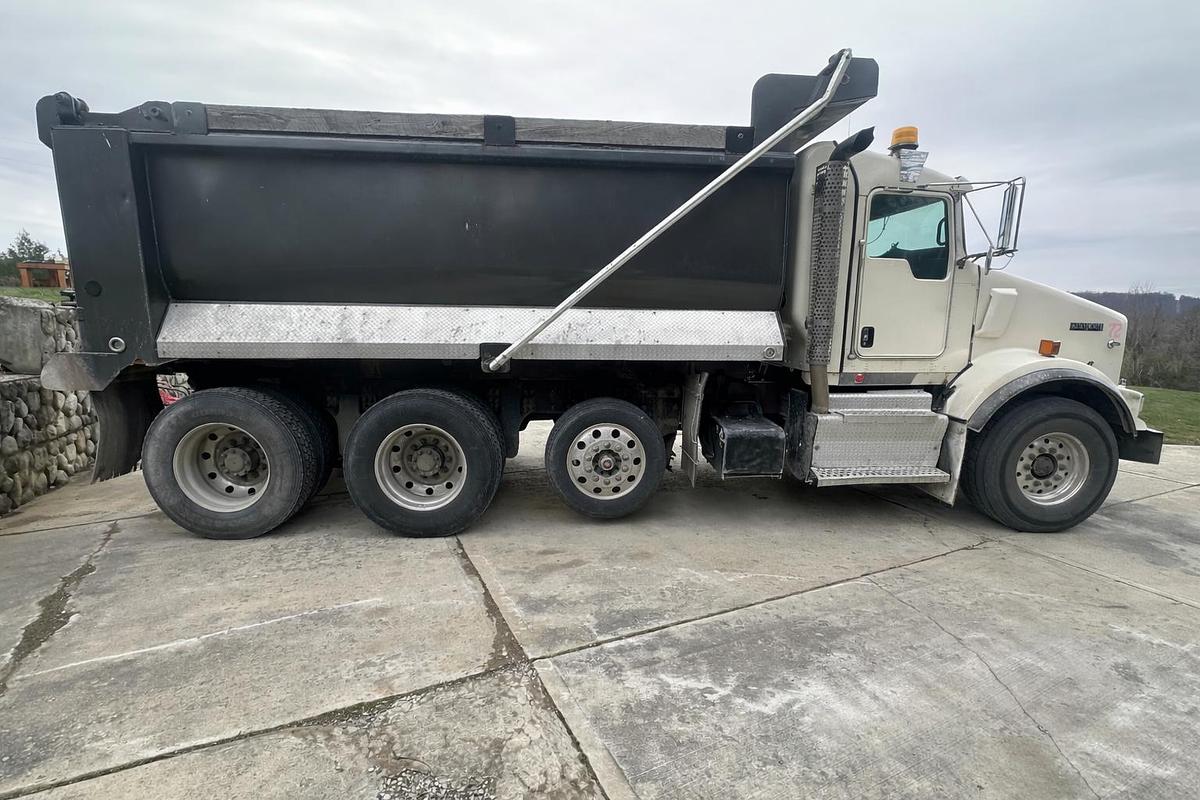 Used 2015 KENWORTH T800