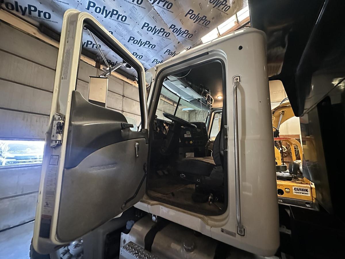 Used 2013 MACK GU713 Granite