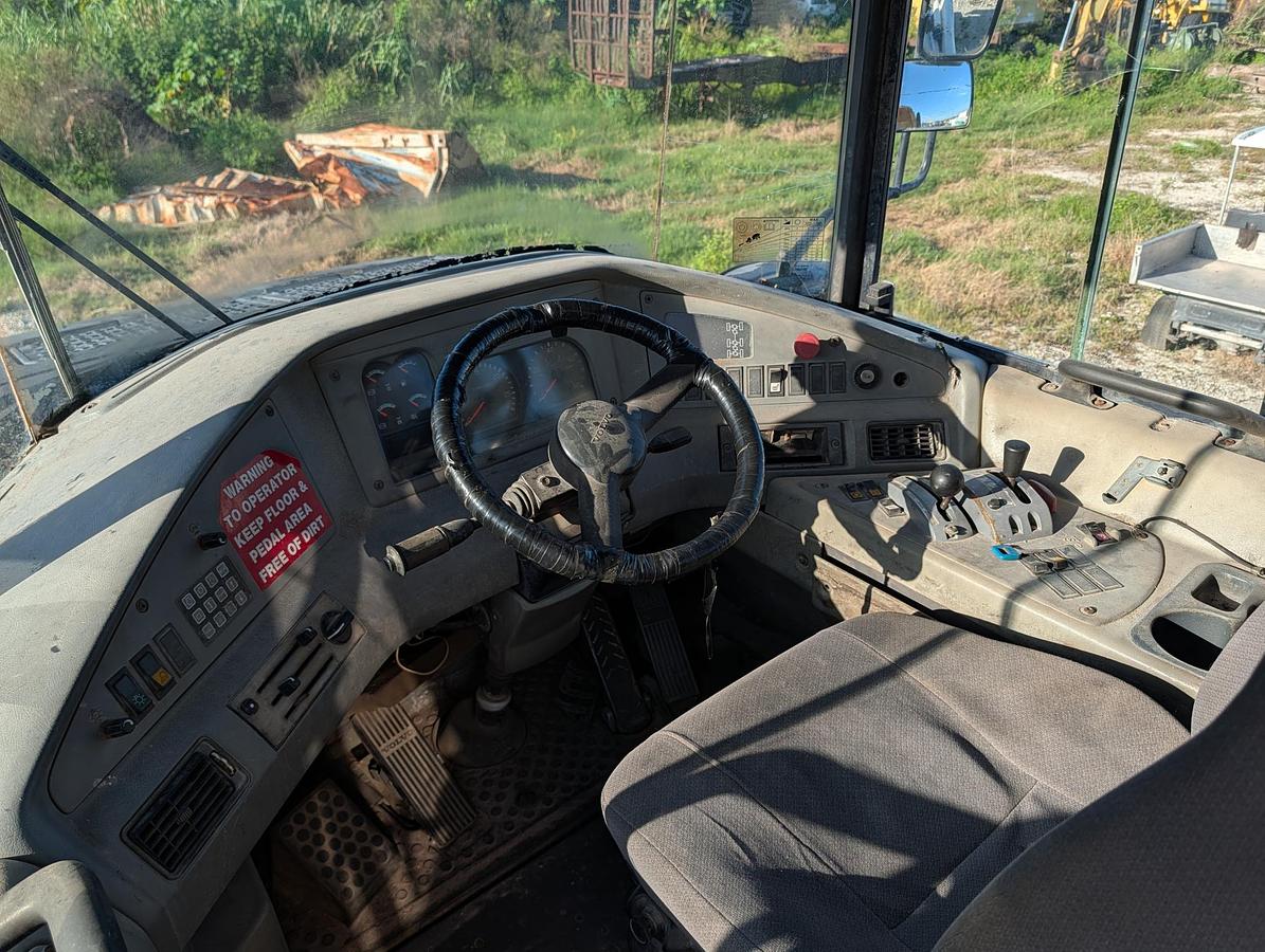 Used 2005 VOLVO A25D