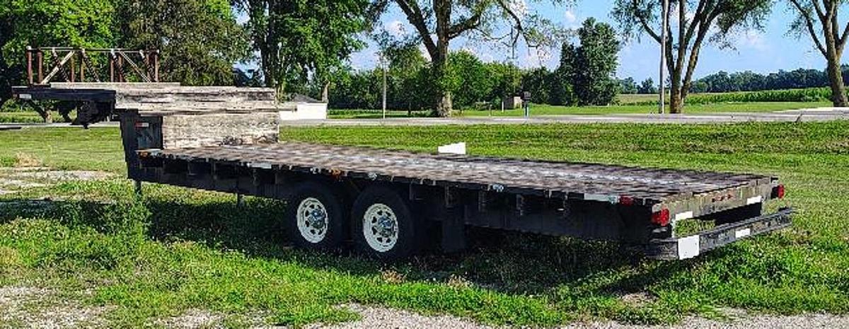 Used 2004 CUSTOM BUILT 33 foot