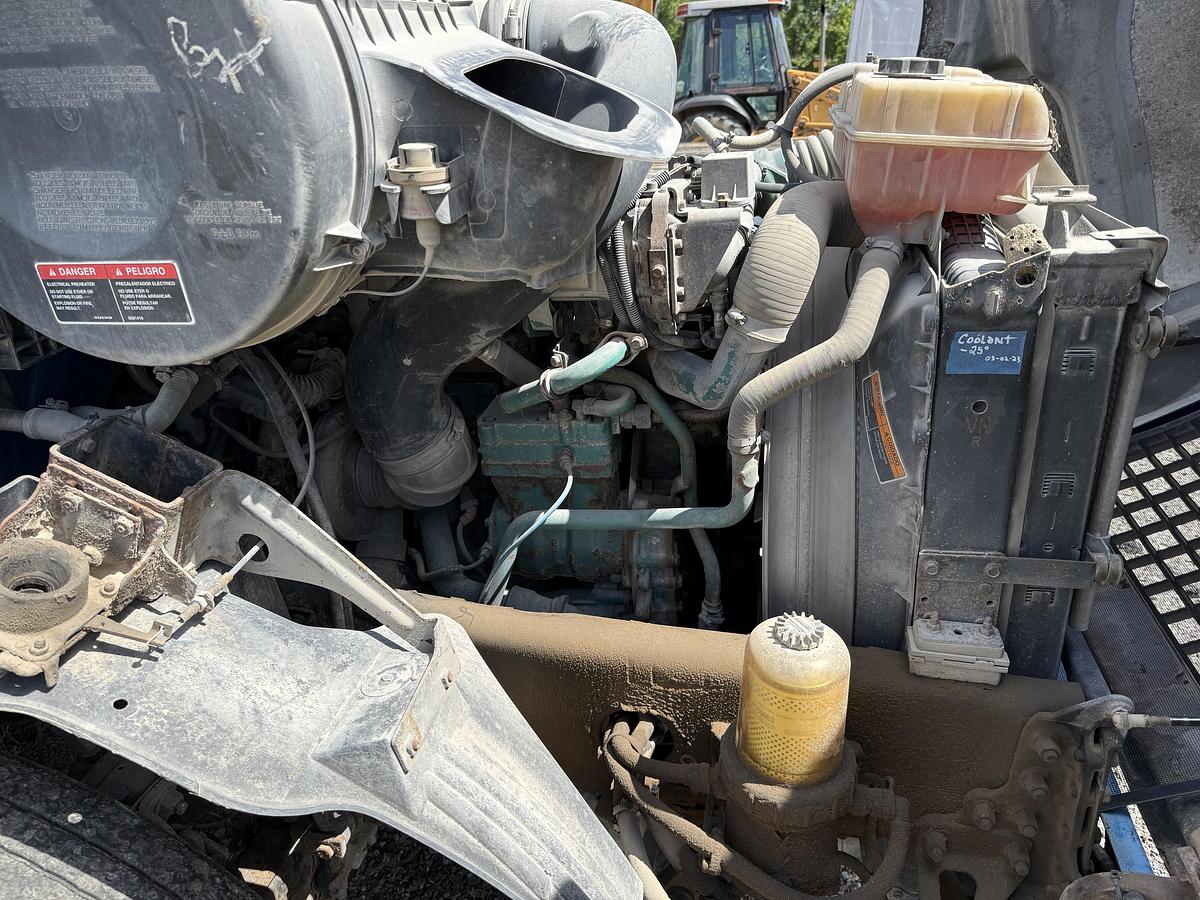 Used 2007 VOLVO VNM64T200