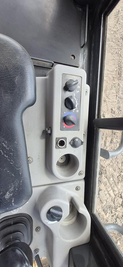 Used 2016 KOMATSU D61PX-24