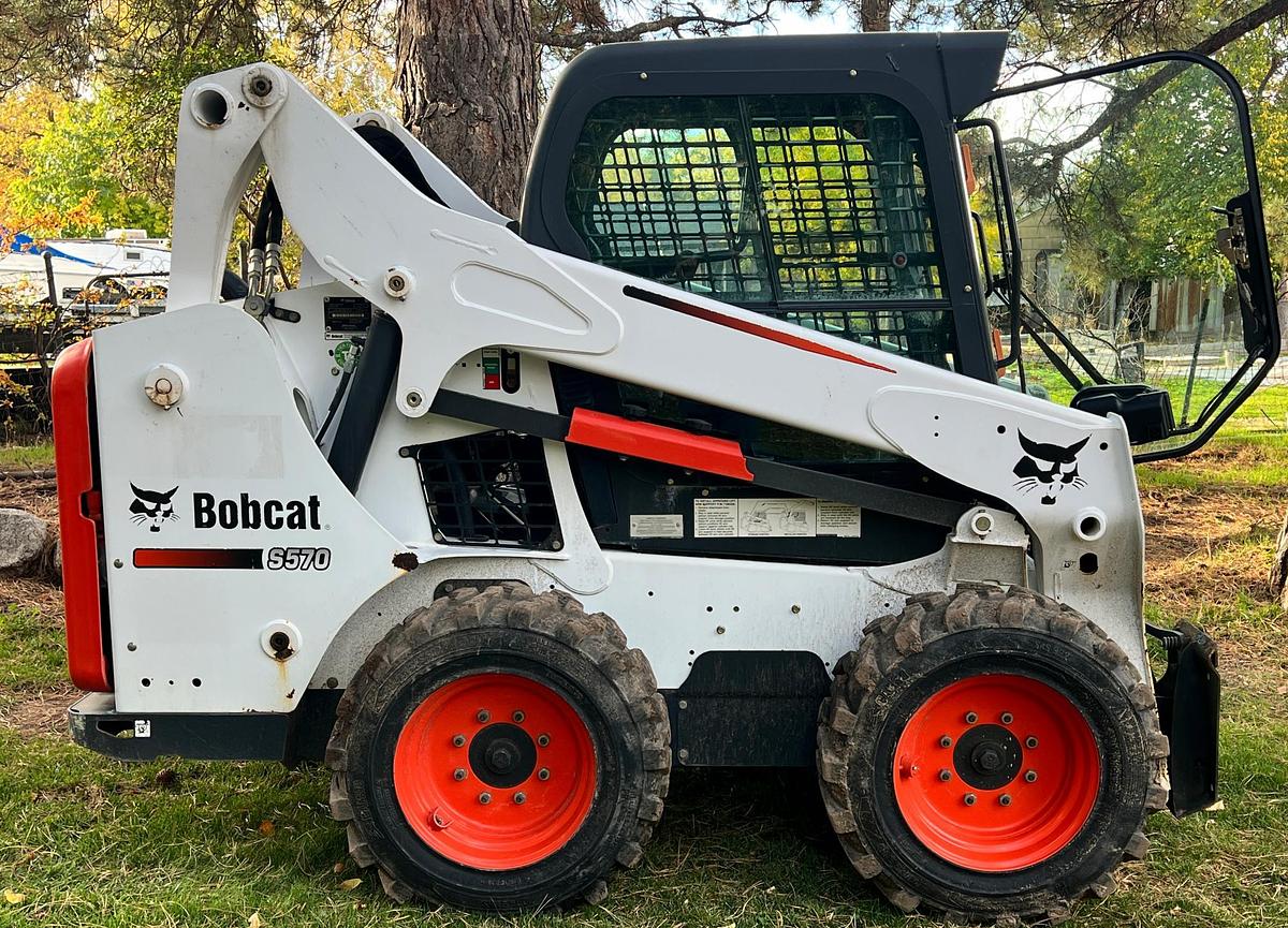 Used 2015 BOBCAT s570