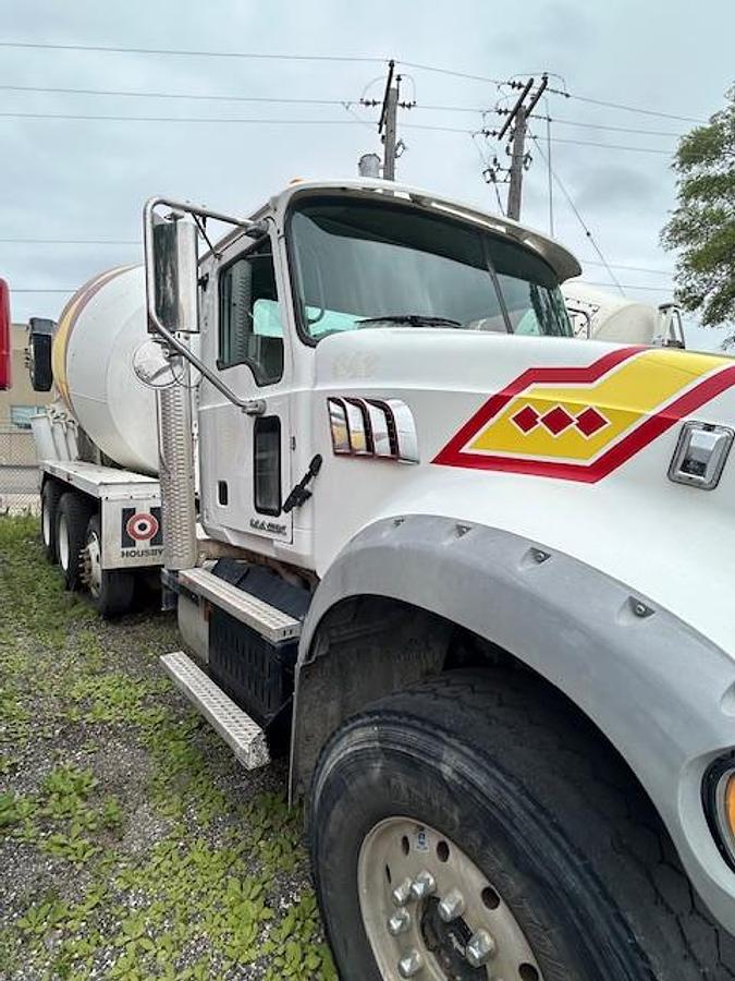 Used 2017 MACK GU713