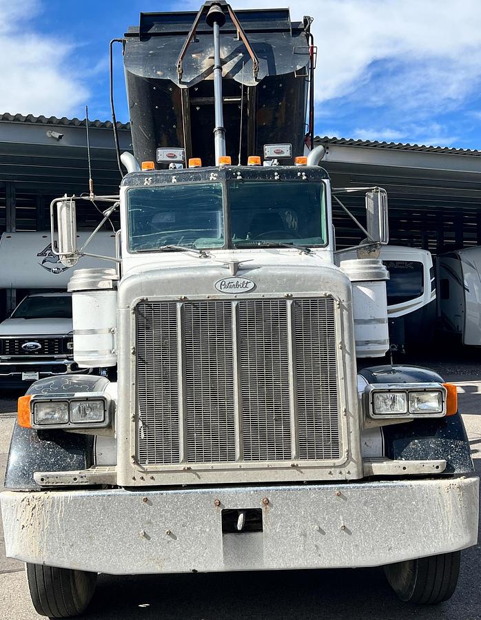 Used 2000 PETERBILT 357