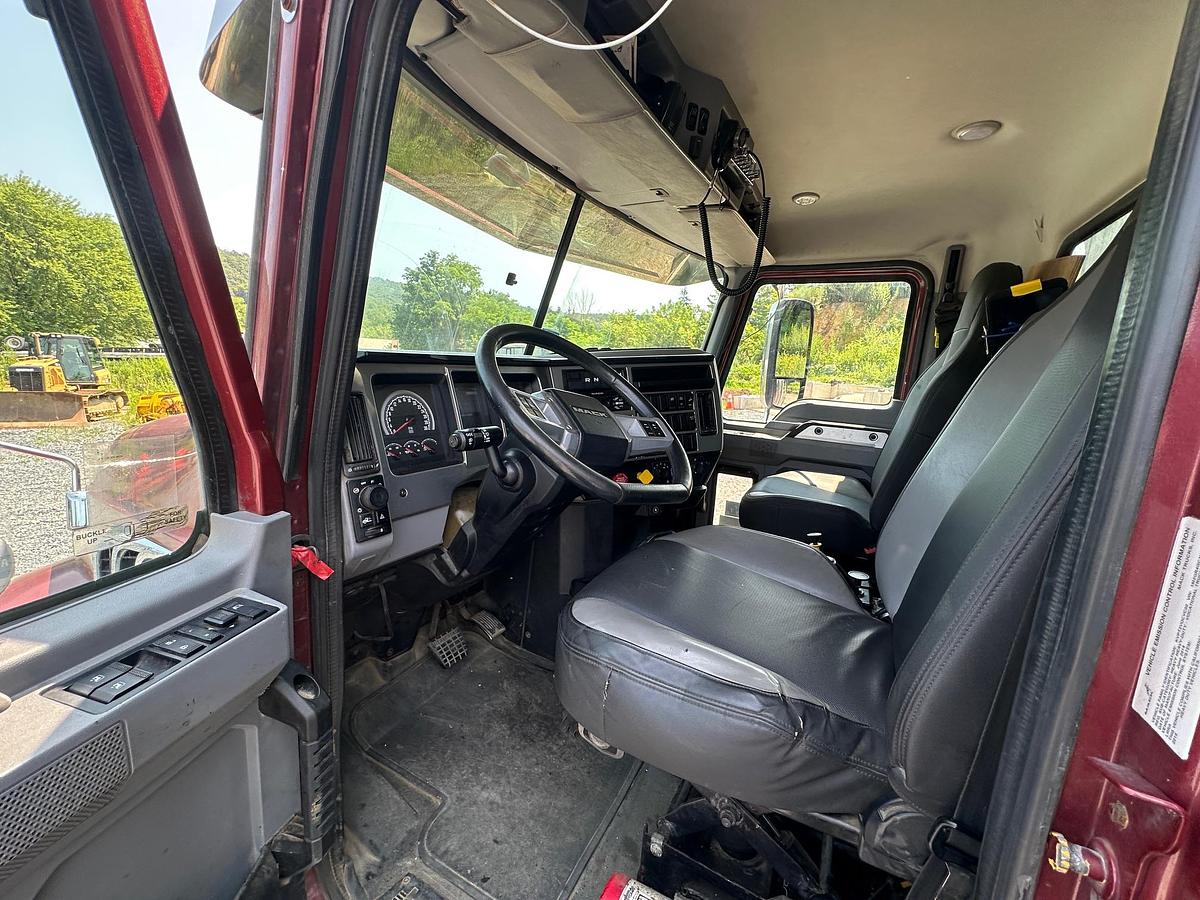 Used 2019 MACK Granite GR64F