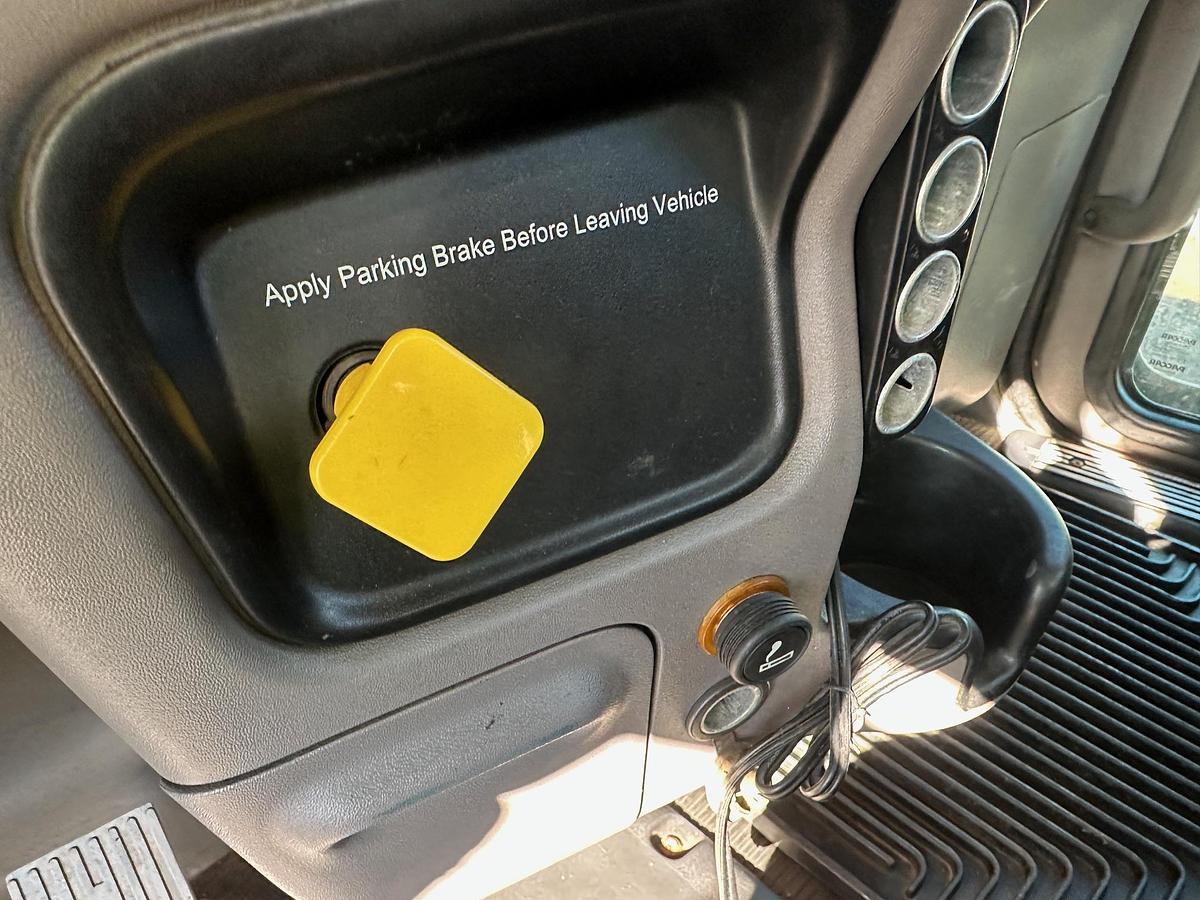 Used 2016 PETERBILT 365