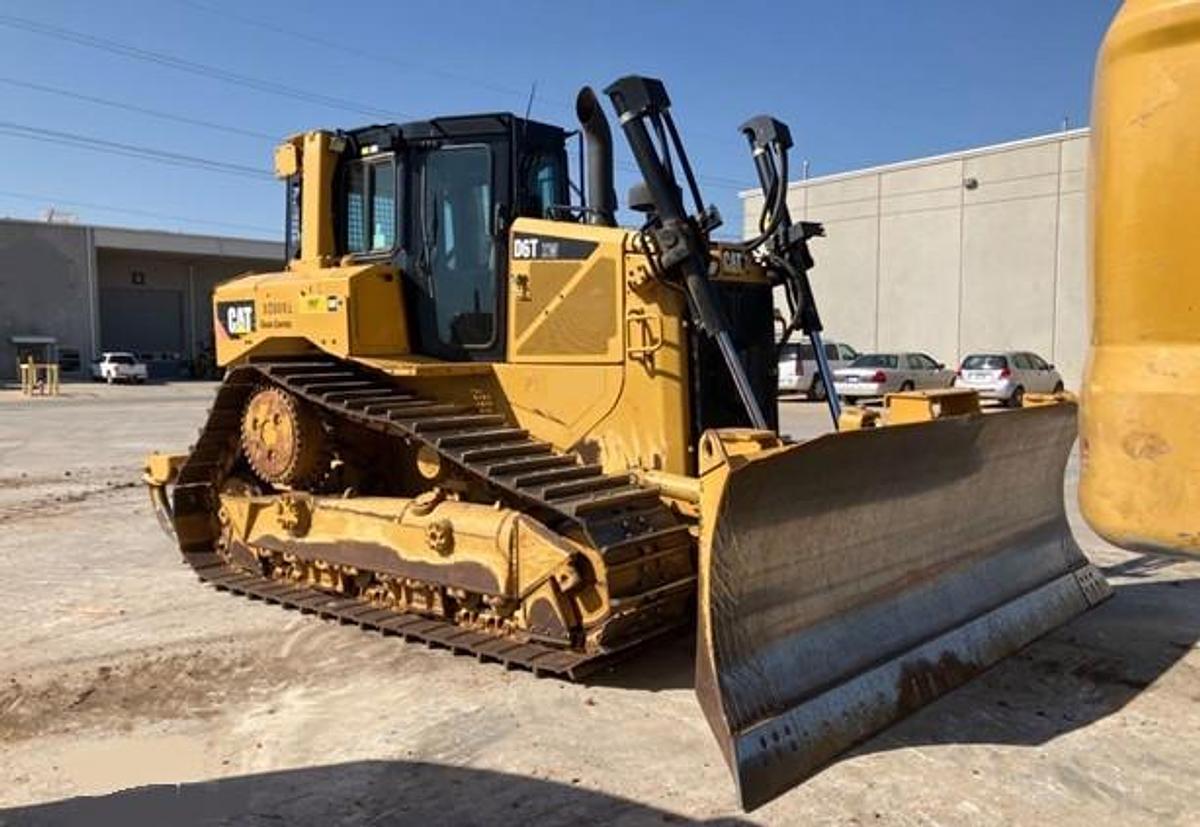 Used 2018 CATERPILLAR D6T XW
