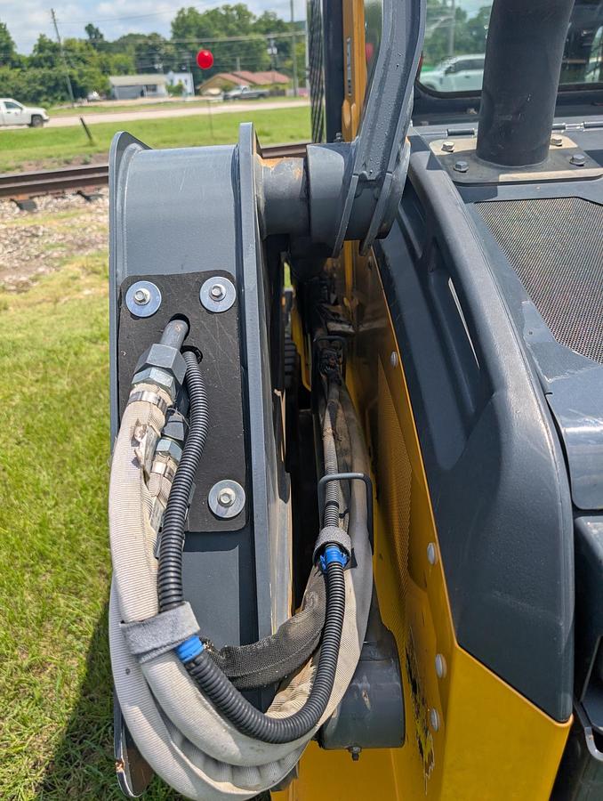 Used 2020 DEERE 325G