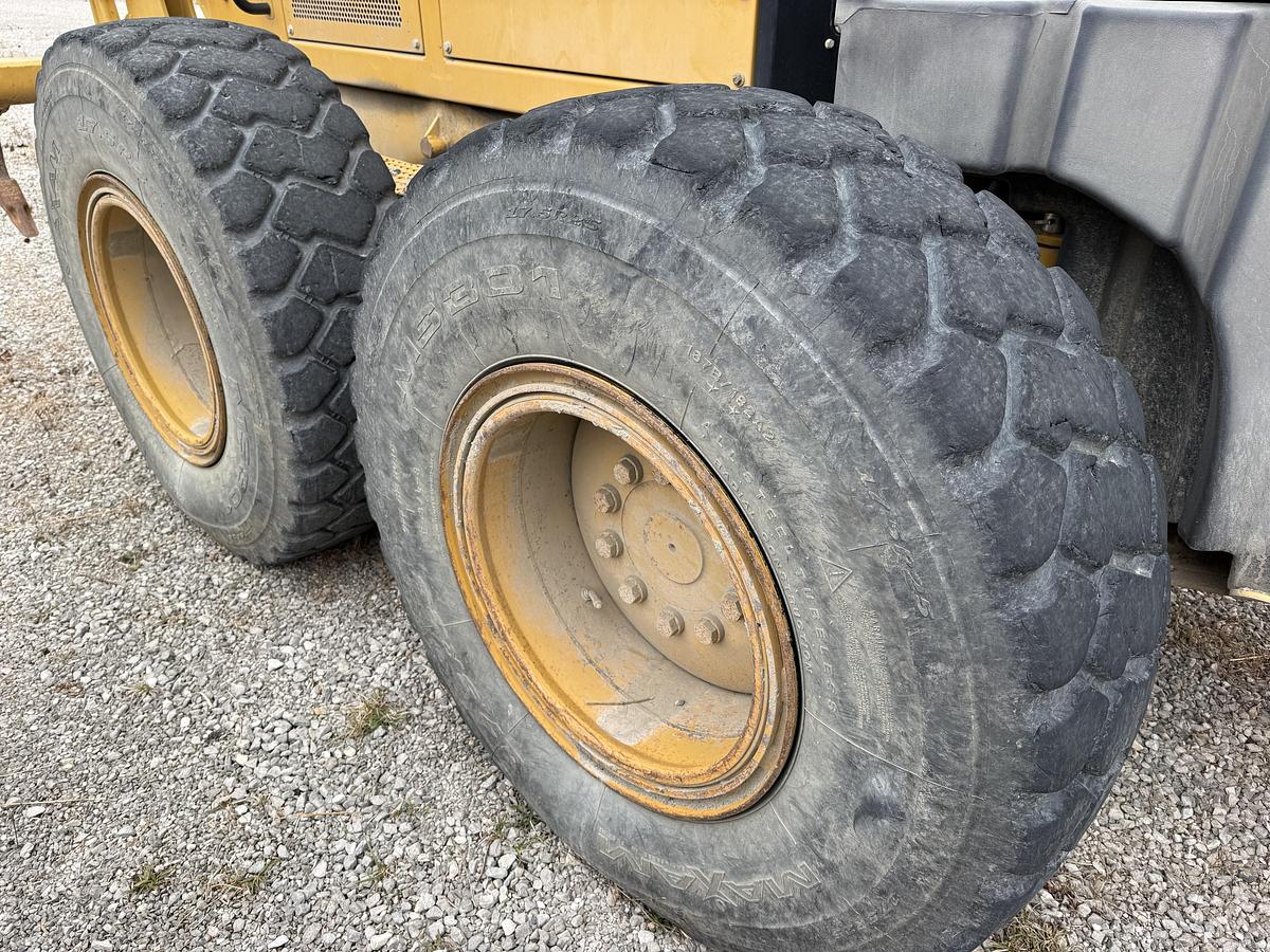 Used 2008 CATERPILLAR 140M VHP