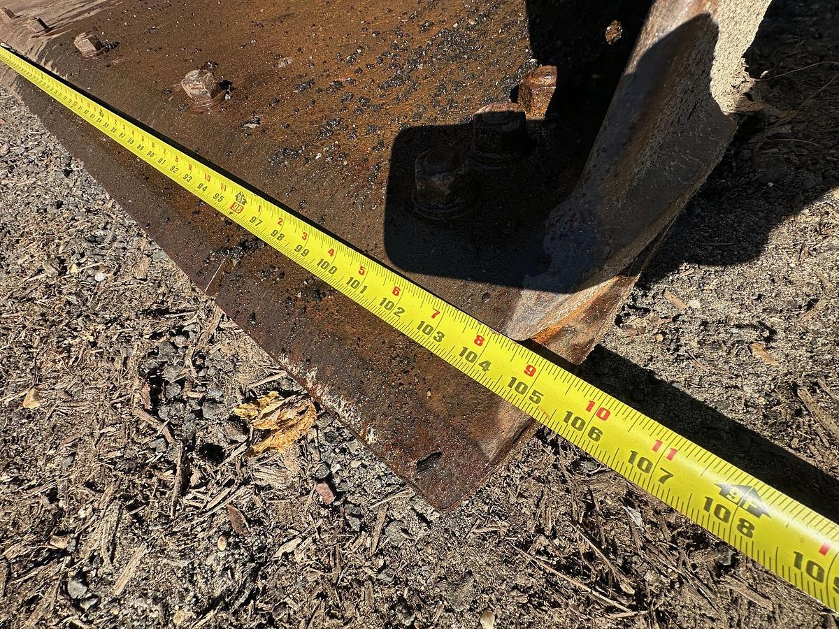 Used 2005 DEERE 624J