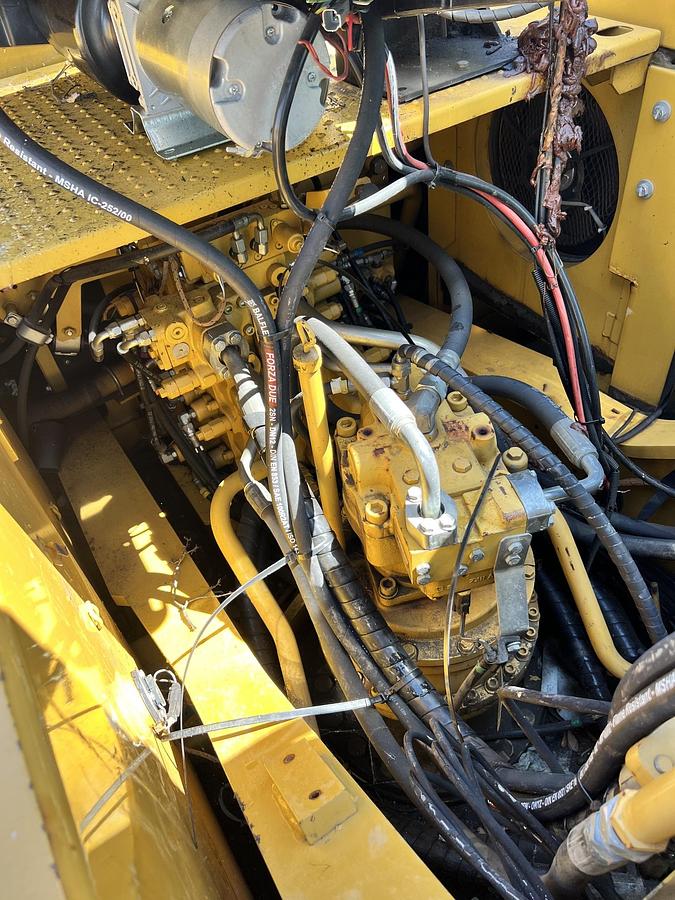 Used 2018 CATERPILLAR 326FL