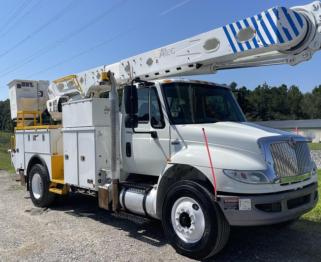 Used 2013 INTERNATIONAL 4300 Utility Bucket