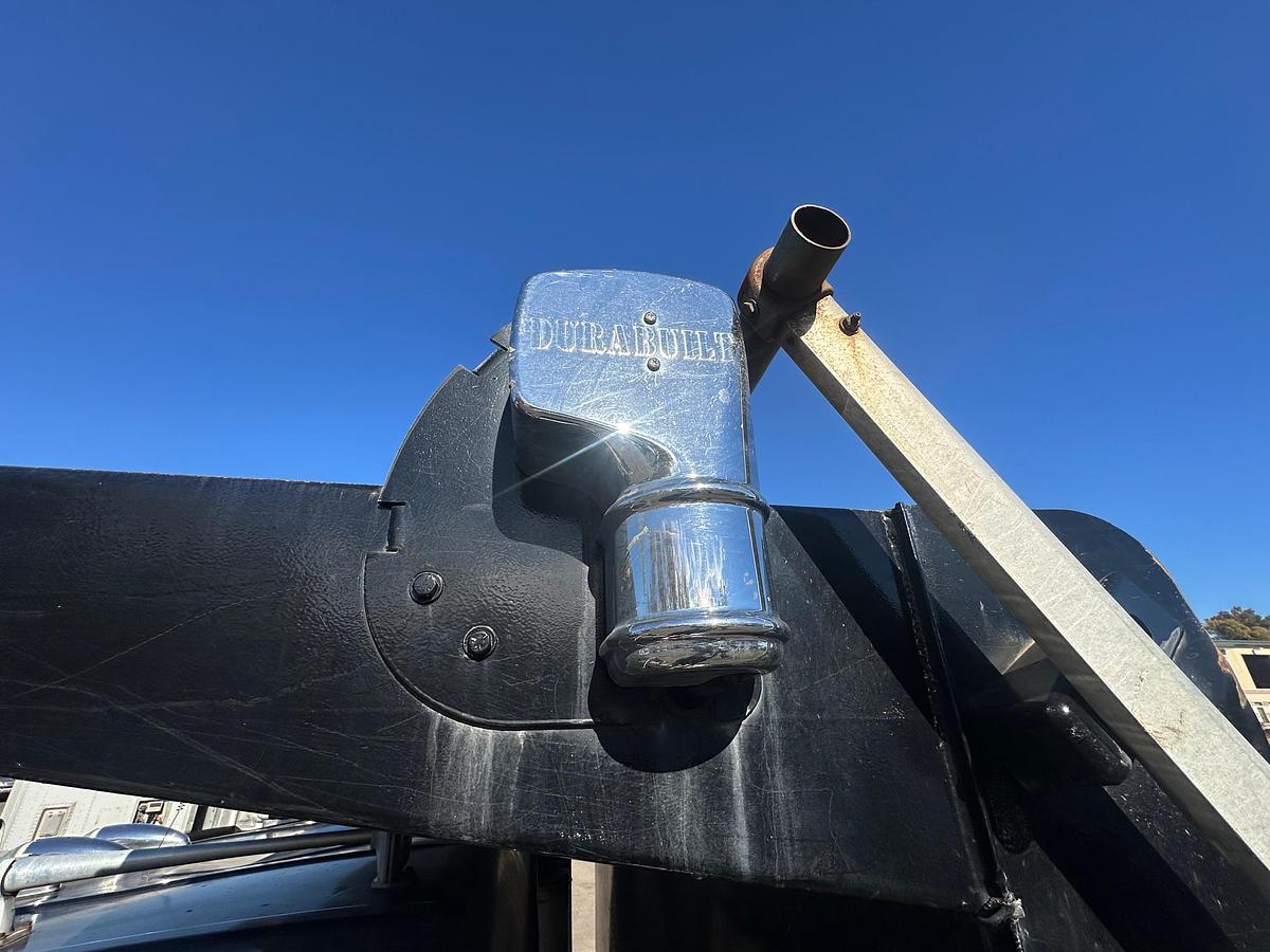 Used 2006 MACK Granite CV713