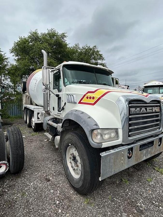 Used 2017 MACK GU713