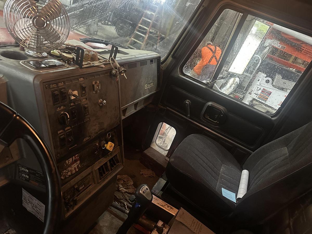 Used 1999 MACK CL713