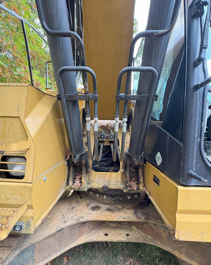 Used 2013 CATERPILLAR 321D LCR