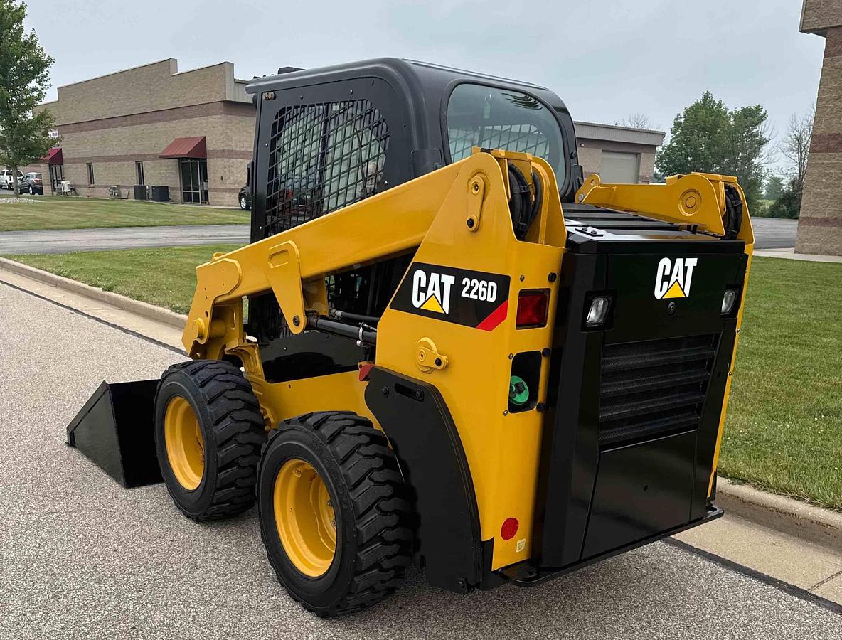 Used 2016 CATERPILLAR 226D