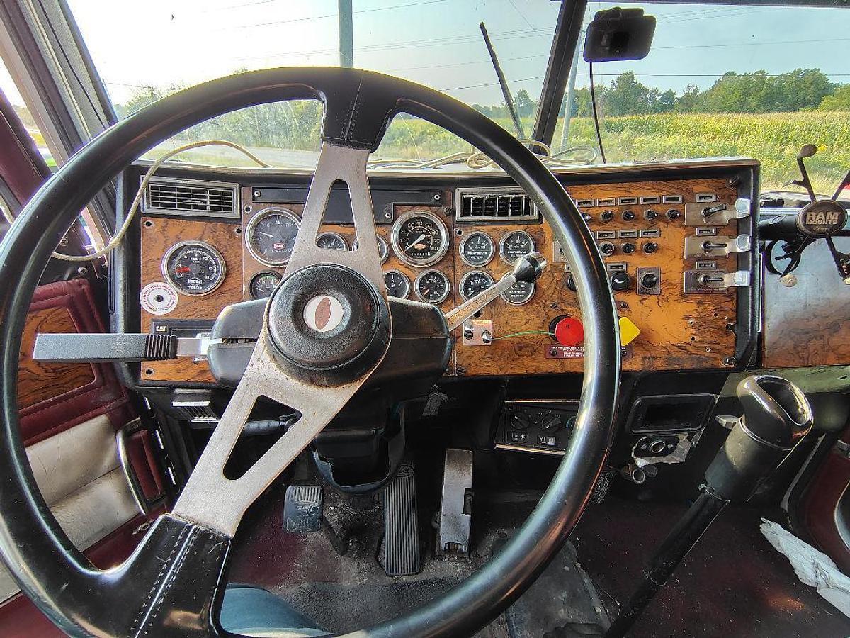 Used 2000 PETERBILT 379