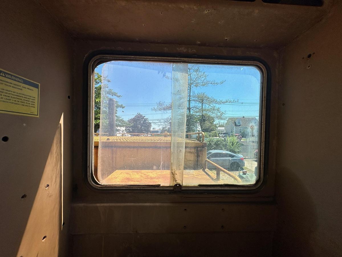 Used 1983 CATERPILLAR 245