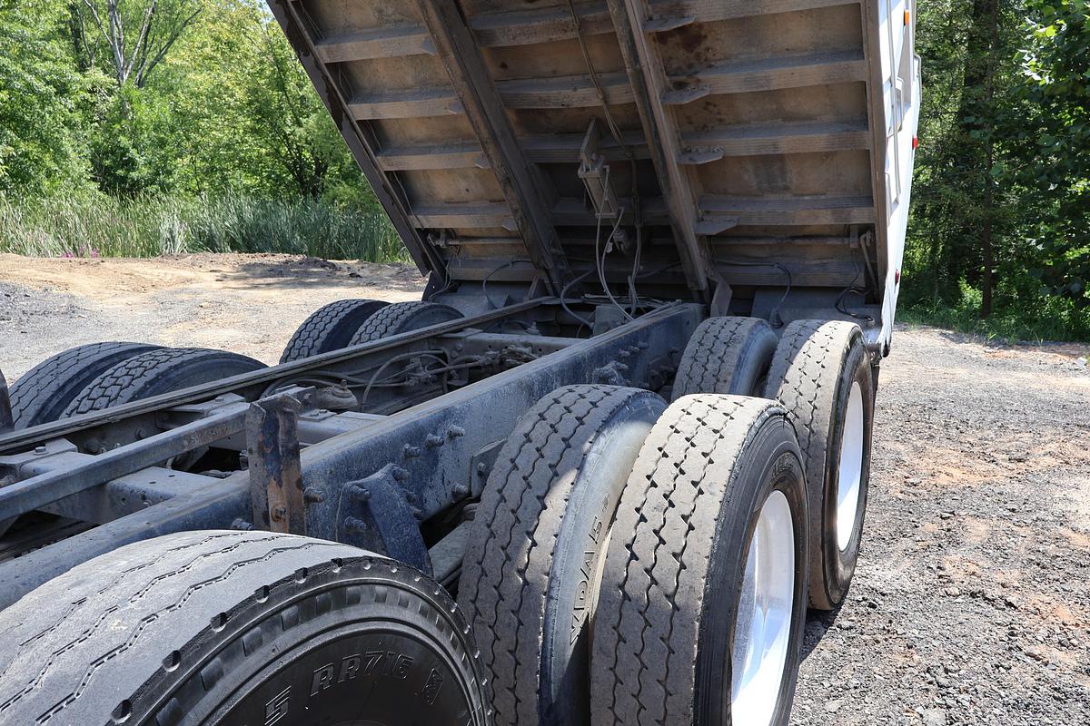 Used 2001 PETERBILT 379