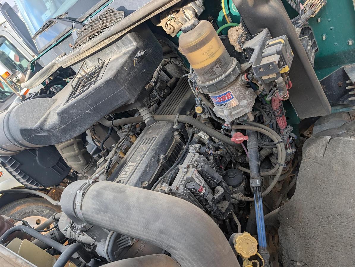 Used 2016 CATERPILLAR CT660S