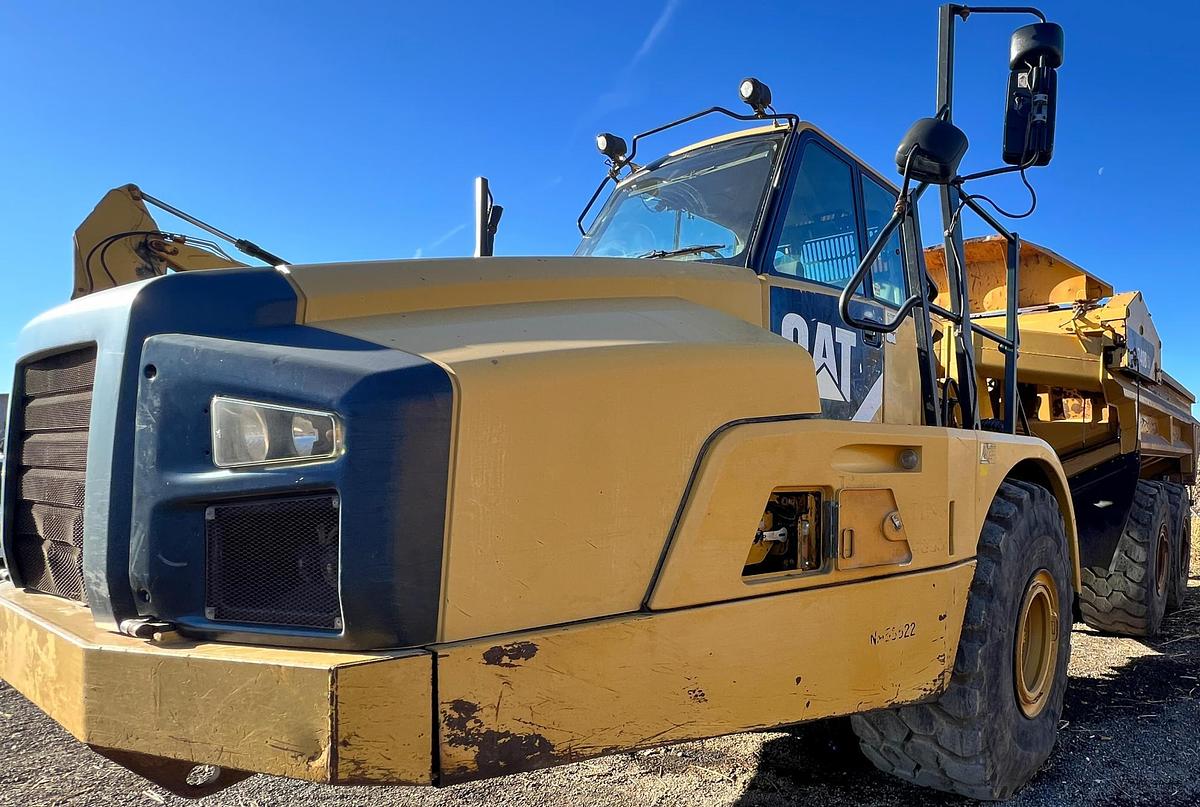 Used 2011 CATERPILLAR 740B Ej