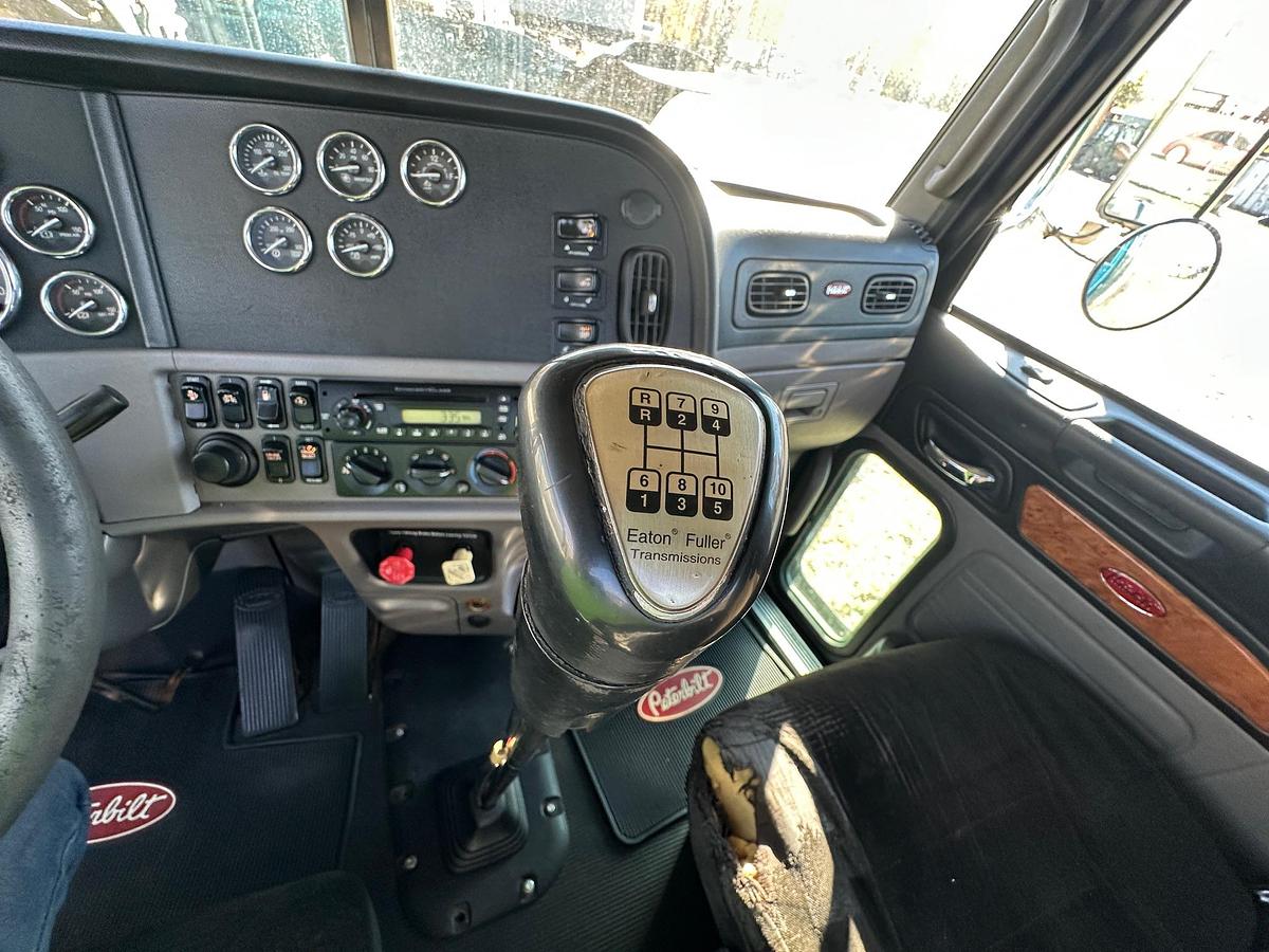 Used 2012 PETERBILT 365