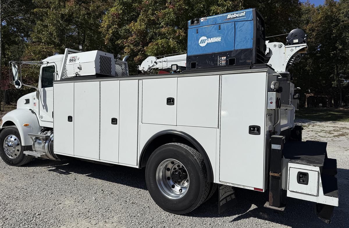 Used 2017 PETERBILT 337