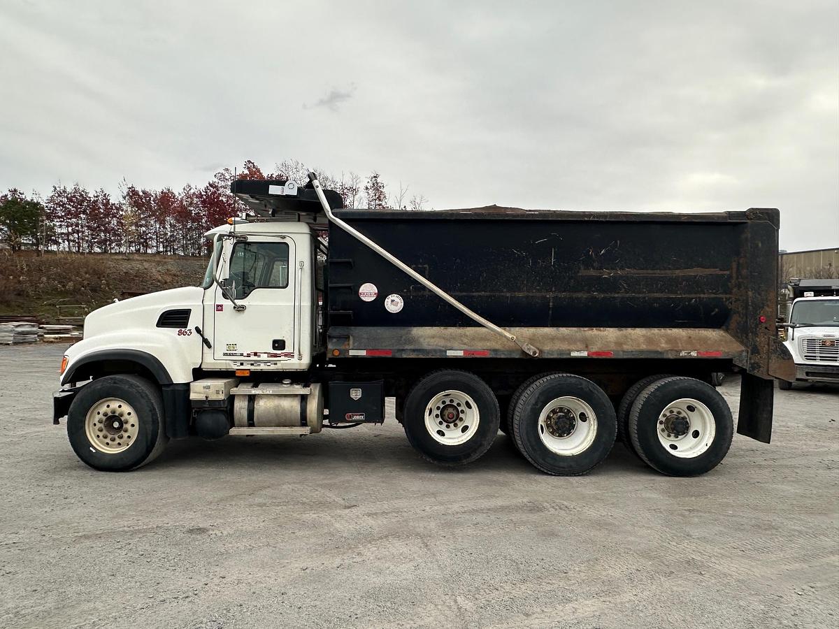 Used 2007 MACK CV713
