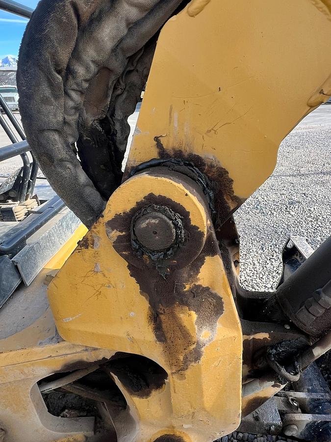 Used 2004 CATERPILLAR 305Cr