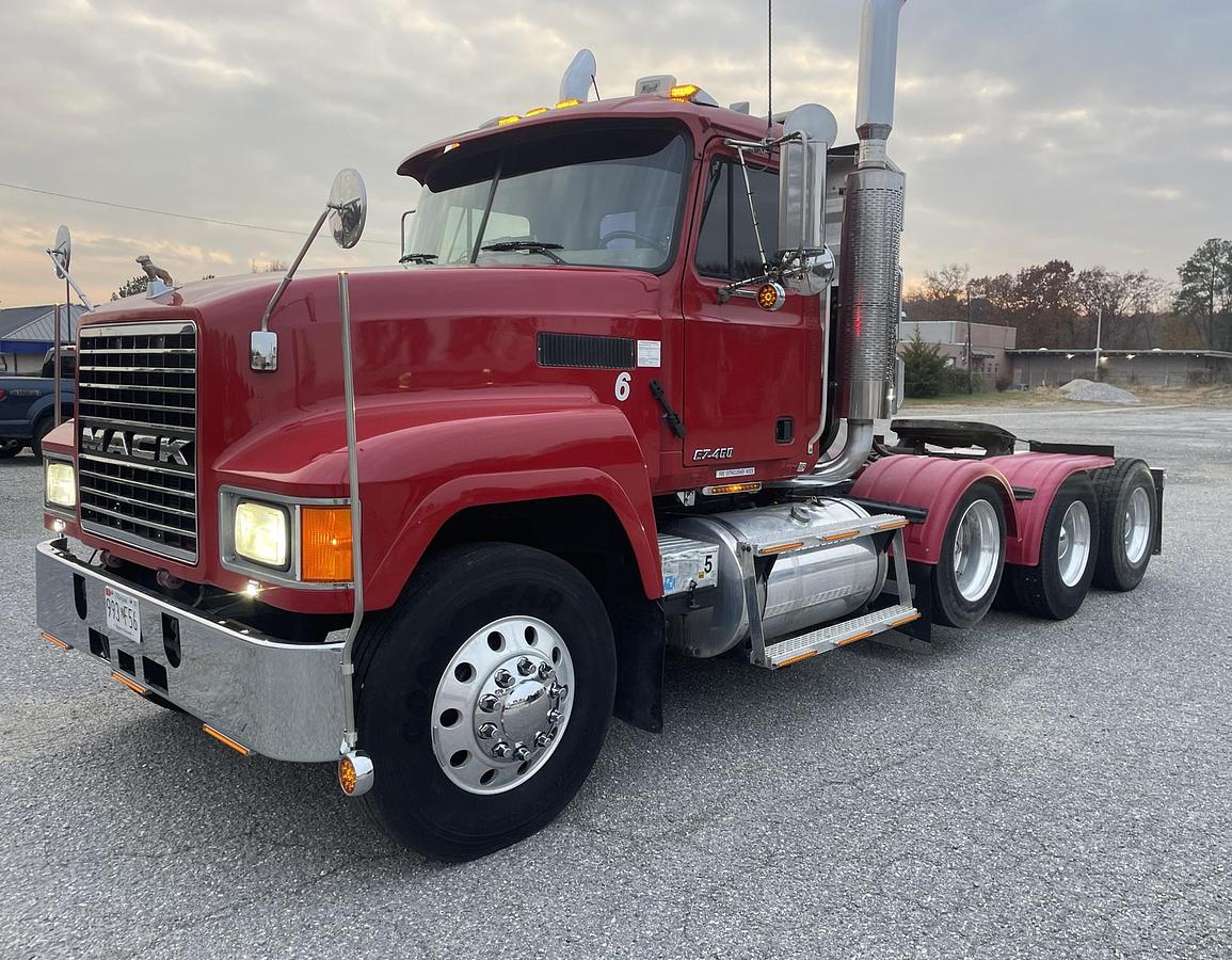 Used 2001 MACK CHU613