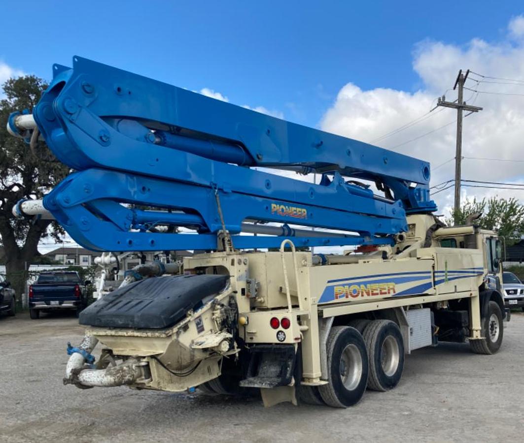 Used 2007 MACK MR688S