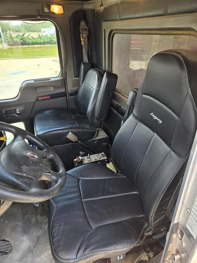 Used 2013 KENWORTH T800