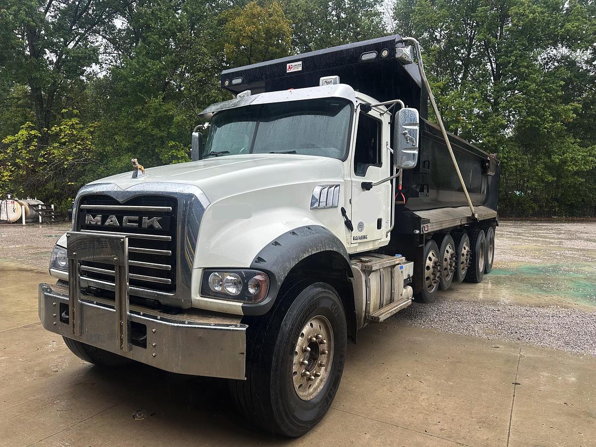 Used 2018 MACK Granite GU713