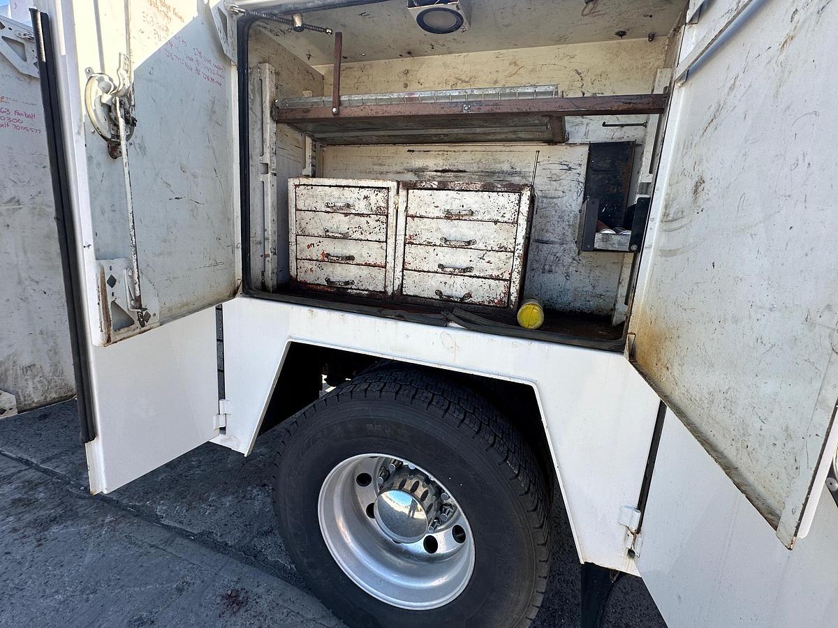 Used 2010 INTERNATIONAL 4300 Service Truck