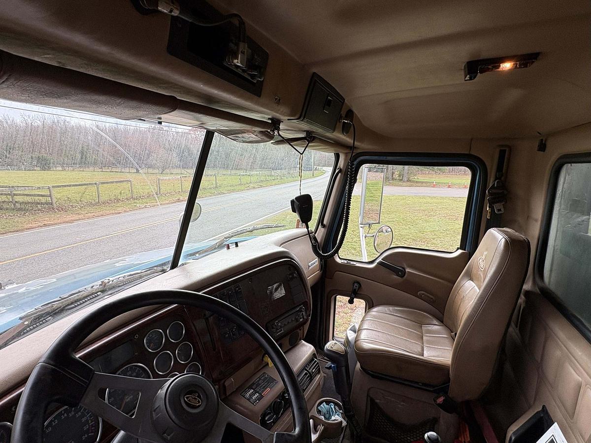 Used 2006 MACK Granite CV713