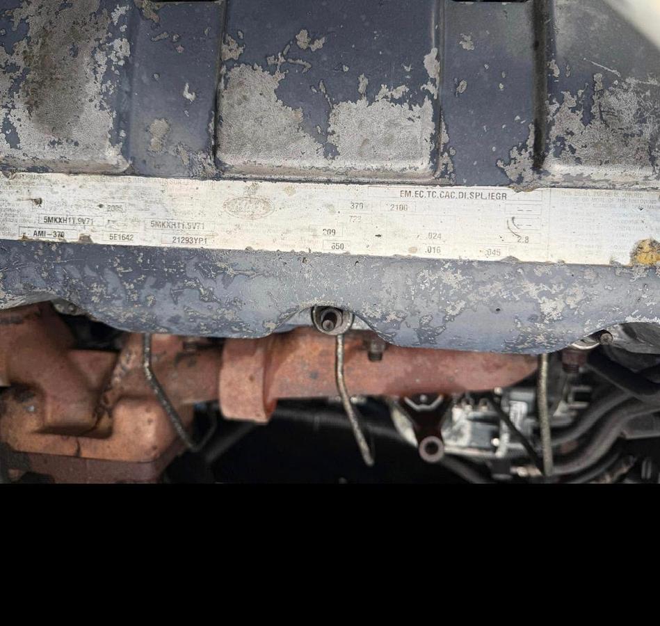 Used 2005 MACK CV713