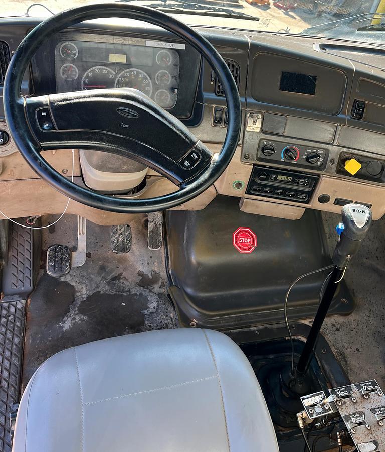 Used 2007 STERLING L7500 Water Truck