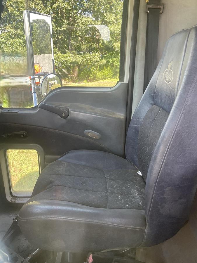 Used 2008 MACK CHU 613 Pinnacle