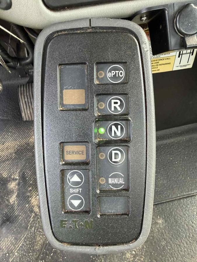 Used 2011 INTERNATIONAL 4300 Chipper Dump