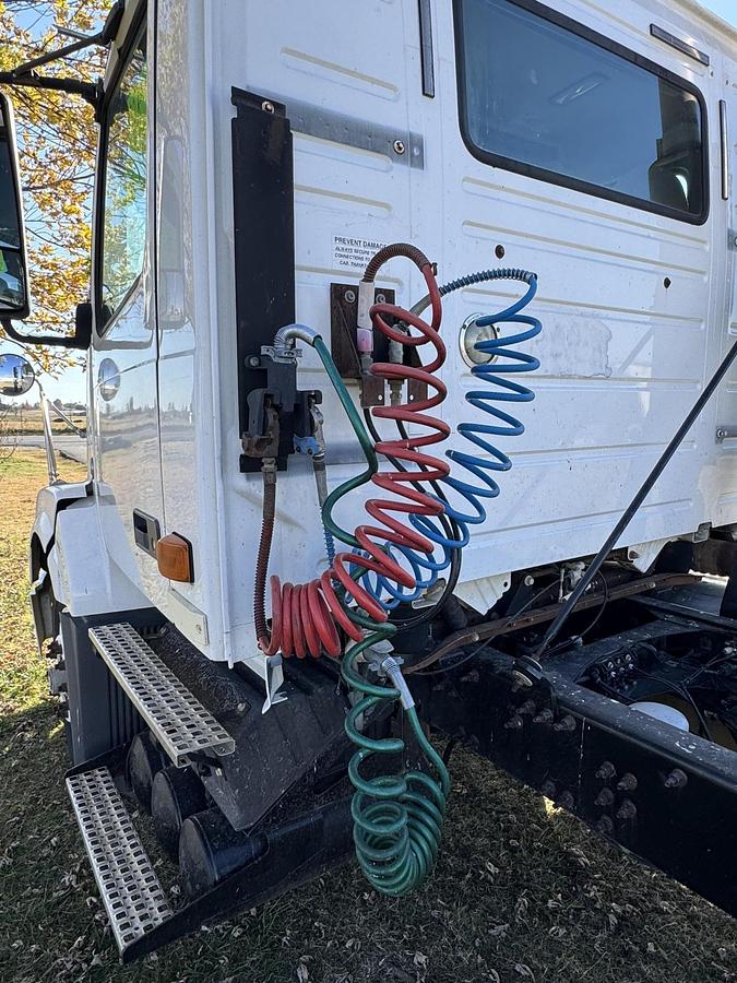 Used 2007 VOLVO VNL42T