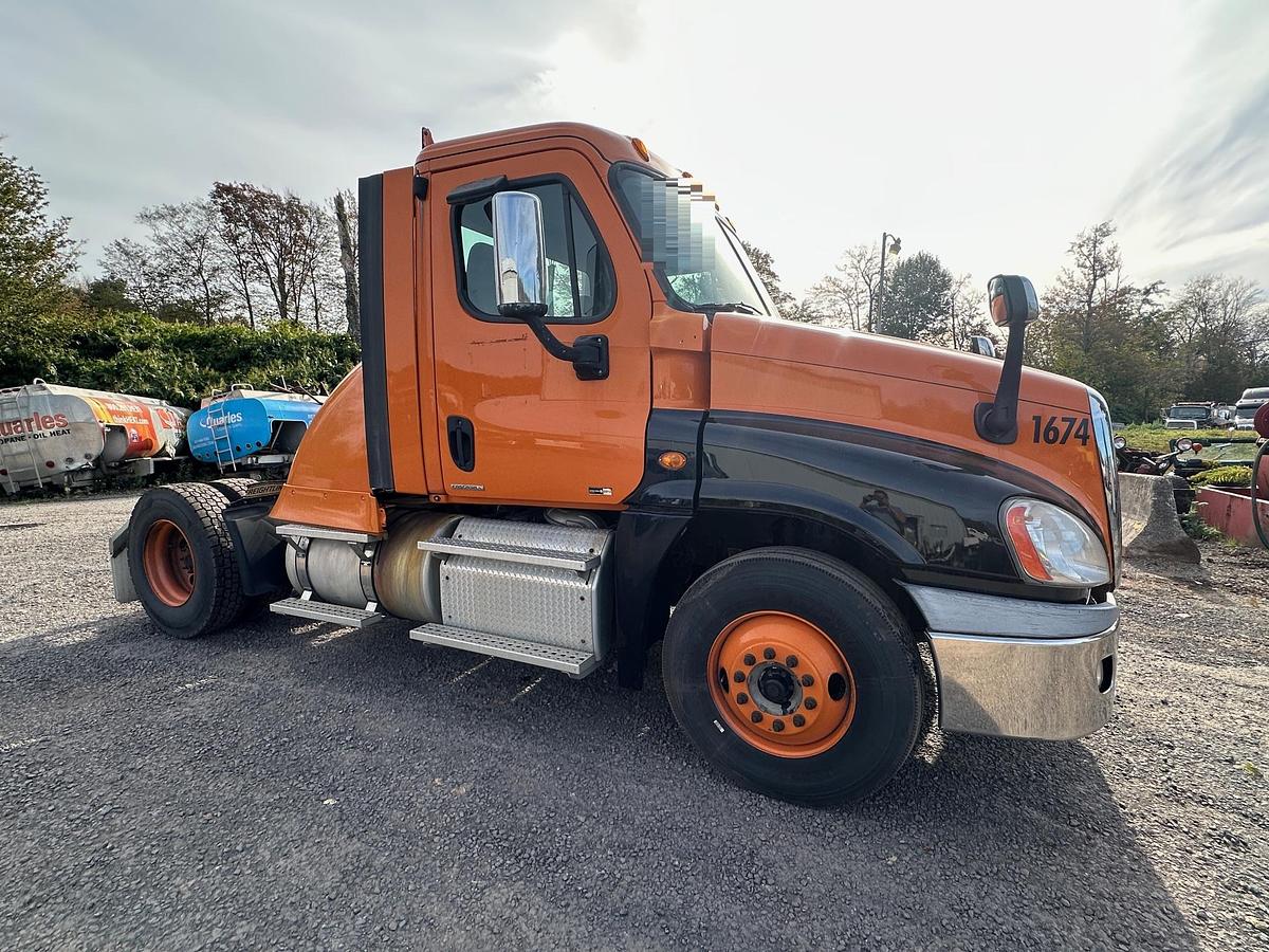 Used 2012 FREIGHTLINER Cascadia 125