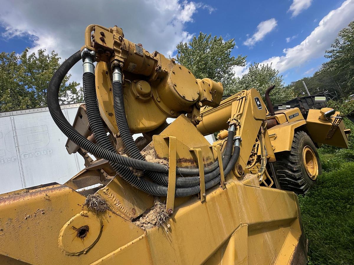 Used 1984 JOHN DEERE 762