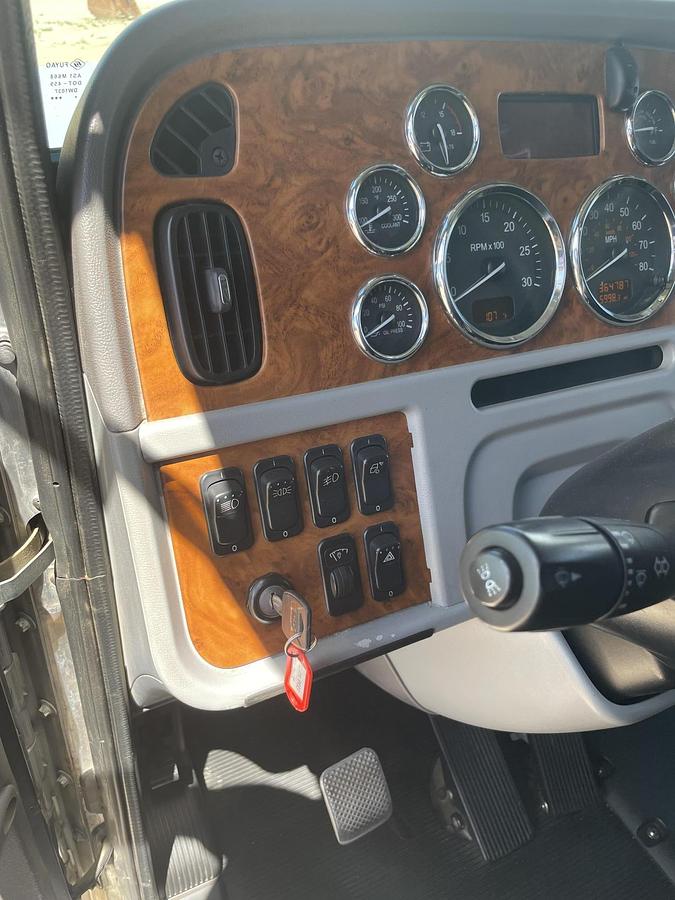 Used 2008 PETERBILT 388