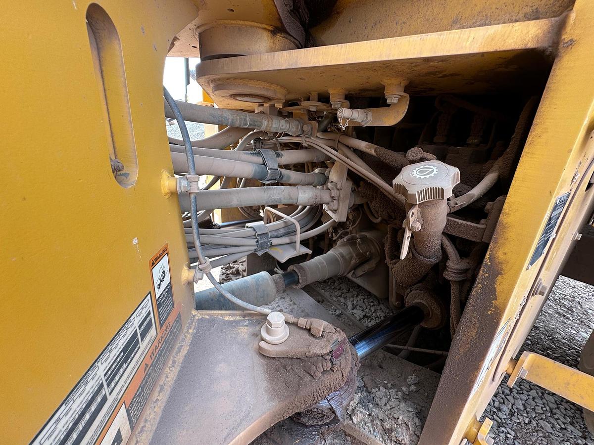 Used 2023 DEERE 744P