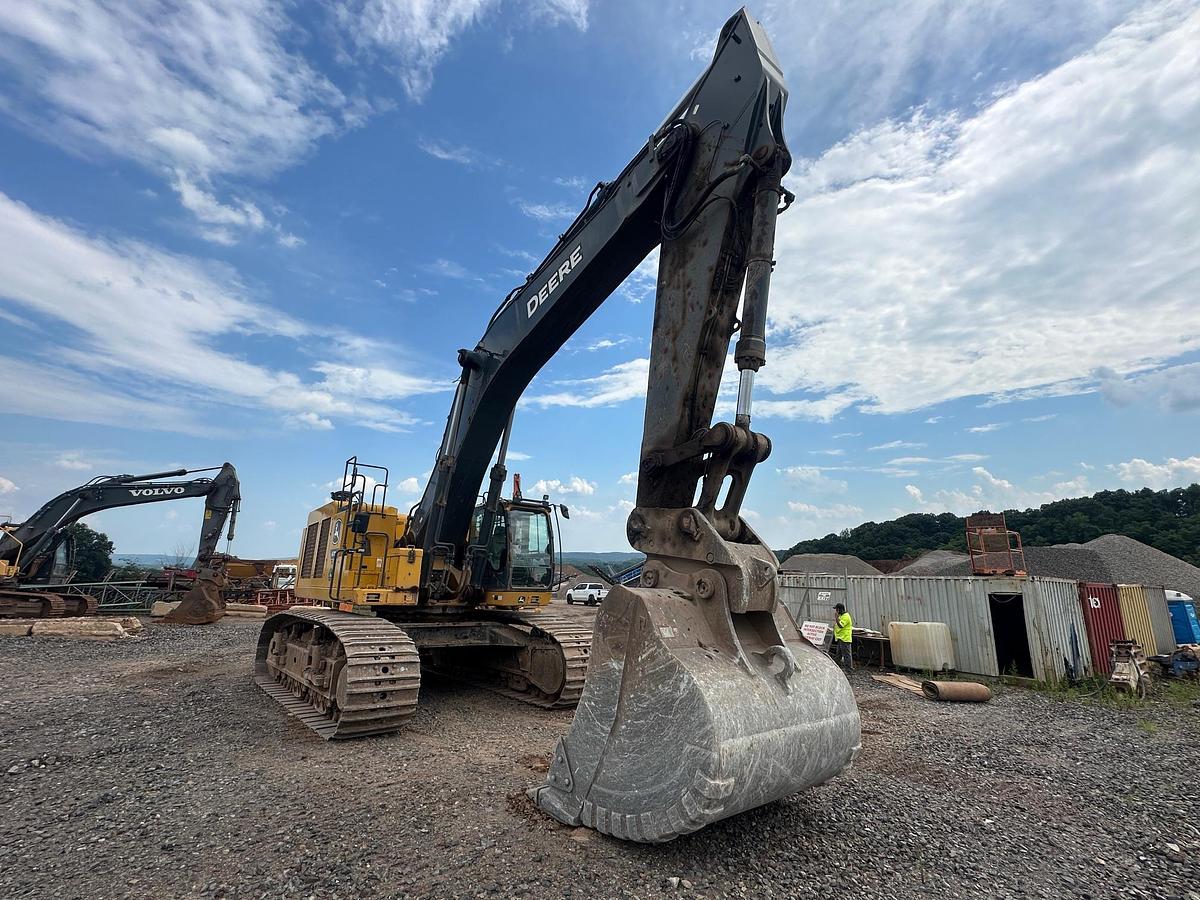 Used 2023 DEERE 670P