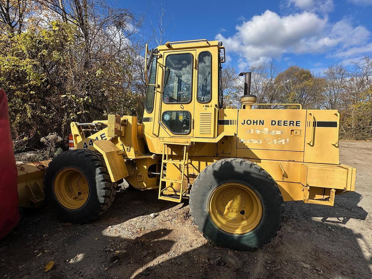 Used 1992 DEERE 444E